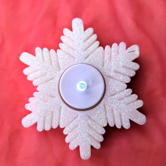 Pier One NIB Snowflake flameless LED  tealight candle holder set white g… - Picture 1 of 17